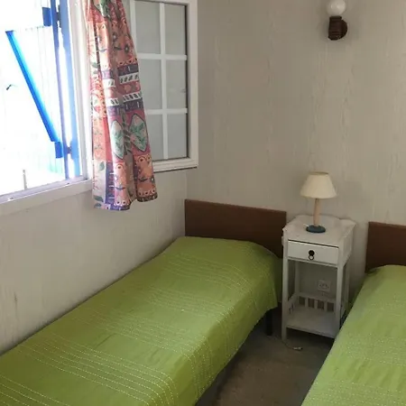 Wooden Chalet, For 4 People Air-conditioned * Saint-Cyr-en-Talmondais