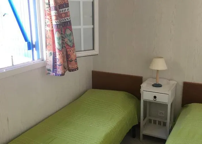 Wooden Chalet, For 4 People Air-conditioned * Saint-Cyr-en-Talmondais