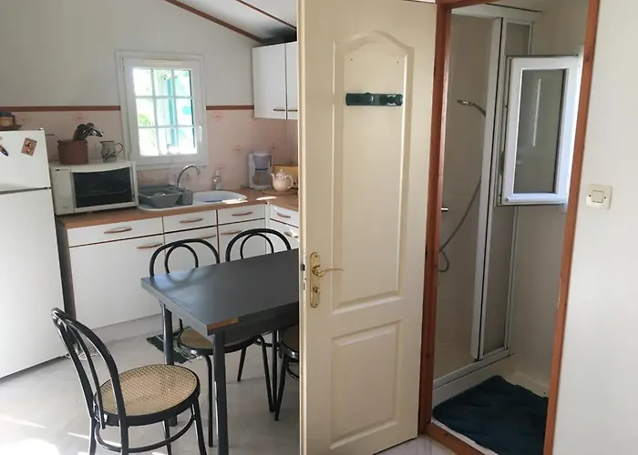 Alpstuga Wooden Chalet, For 4 People Air-conditioned